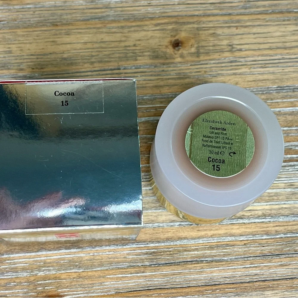 NIB* Elizabeth Arden Ceramide Lift and Firm Makeup SPF 15 Shade 15 Coco 30ml